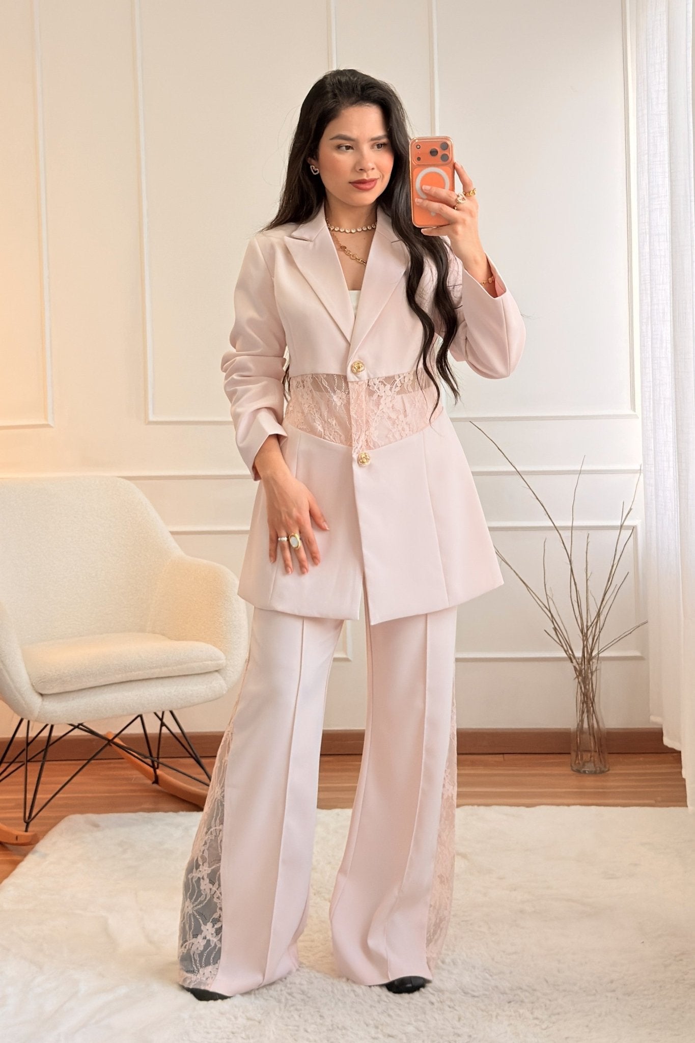 Calça Boca de Sino com Detalhe em Renda - ELLI WHITE - lavishiochicCalçasELLI WHITE