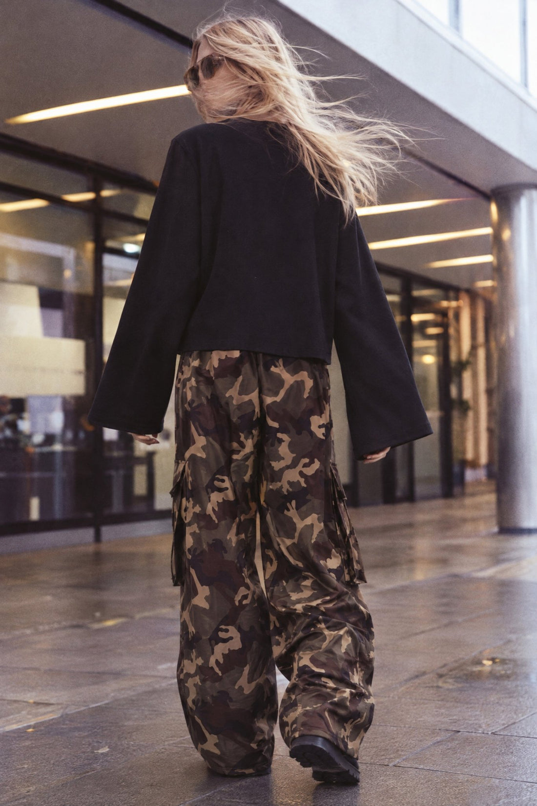 Calça cargo com padrão camuflado LUMINA - lavishiochicCalçaslumina