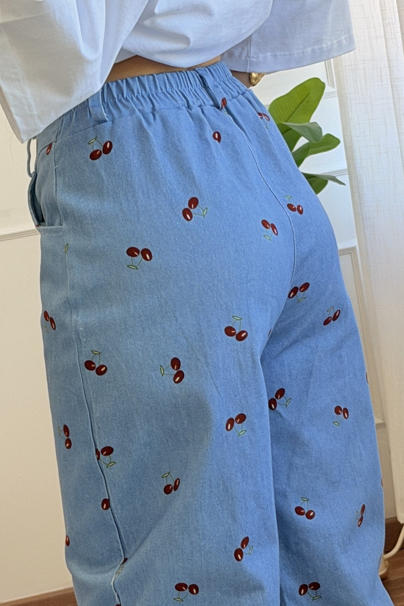 Calça cerejas de corte largo - lavishiochicCalçaslavishiochic