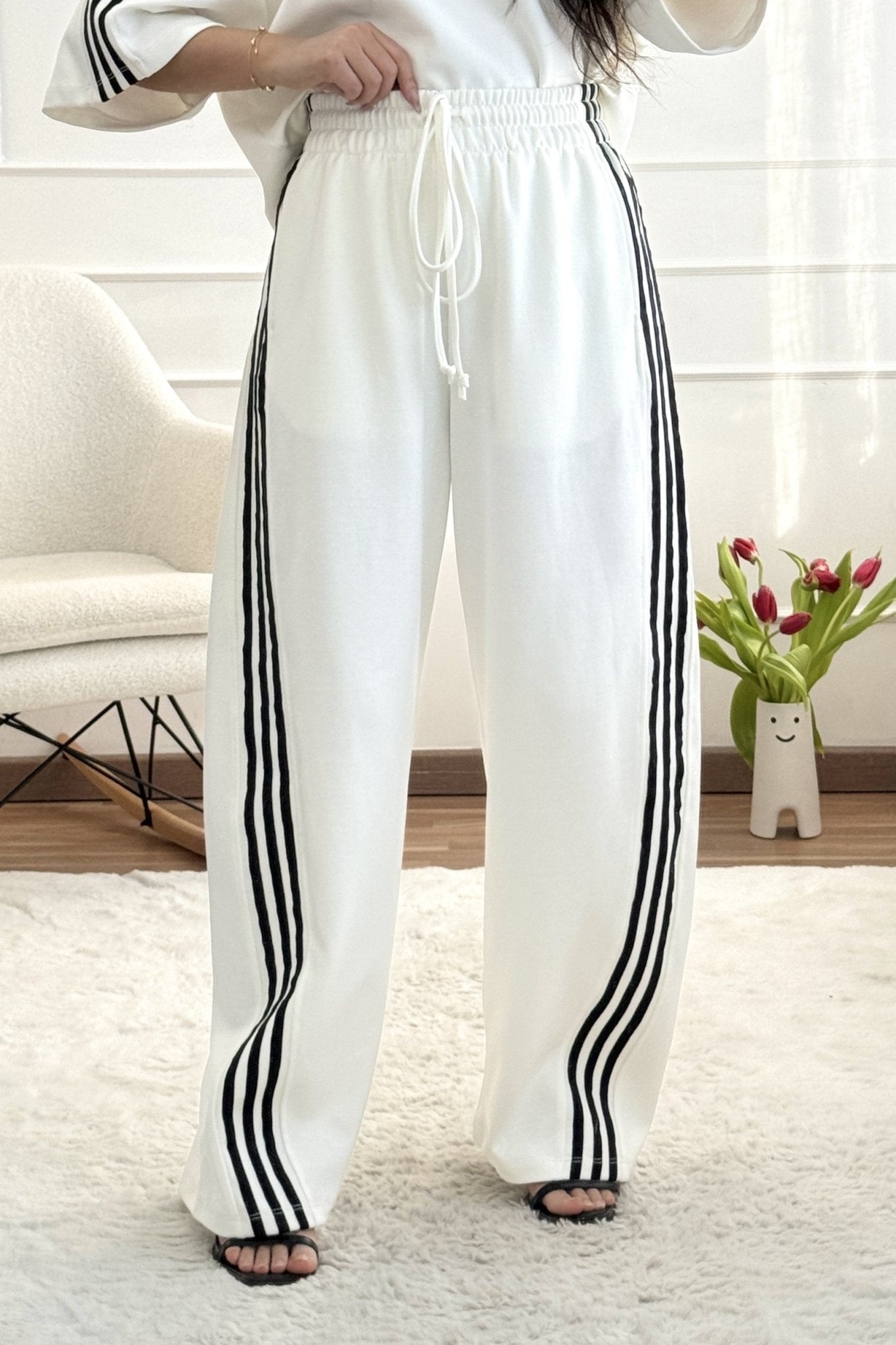 Calça com bandas laterais LUMINA - lavishiochicCalçalumina