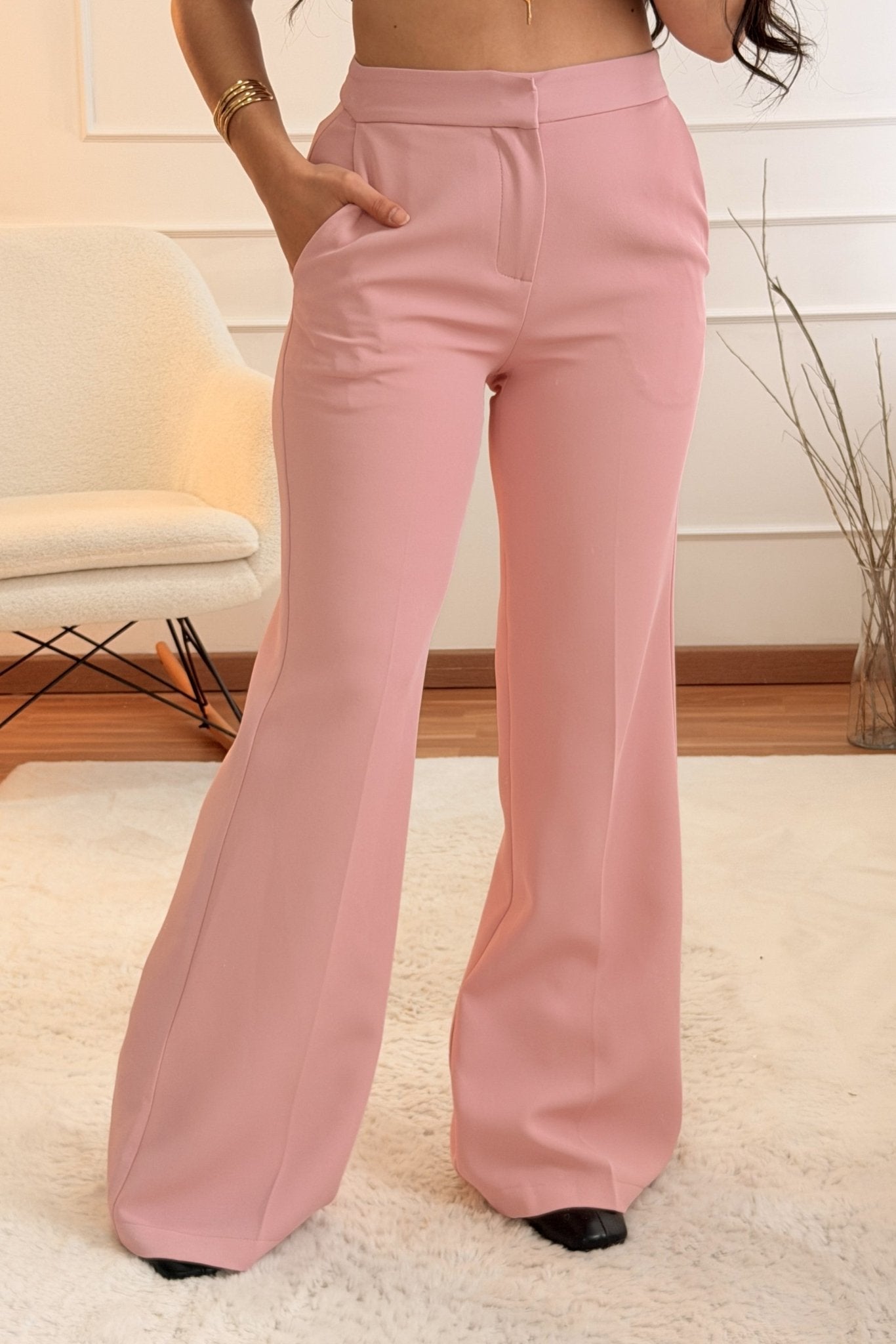 Calça de corte evasé LUMINA - lavishiochicCalçalumina