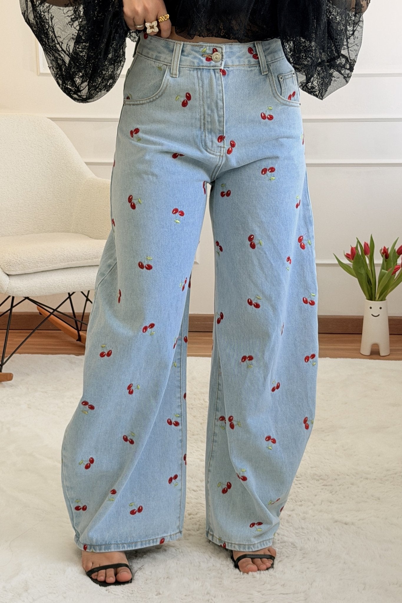 Calça de Ganga com Cerejas Bordadas MOCHY - lavishiochicCalçasMochy
