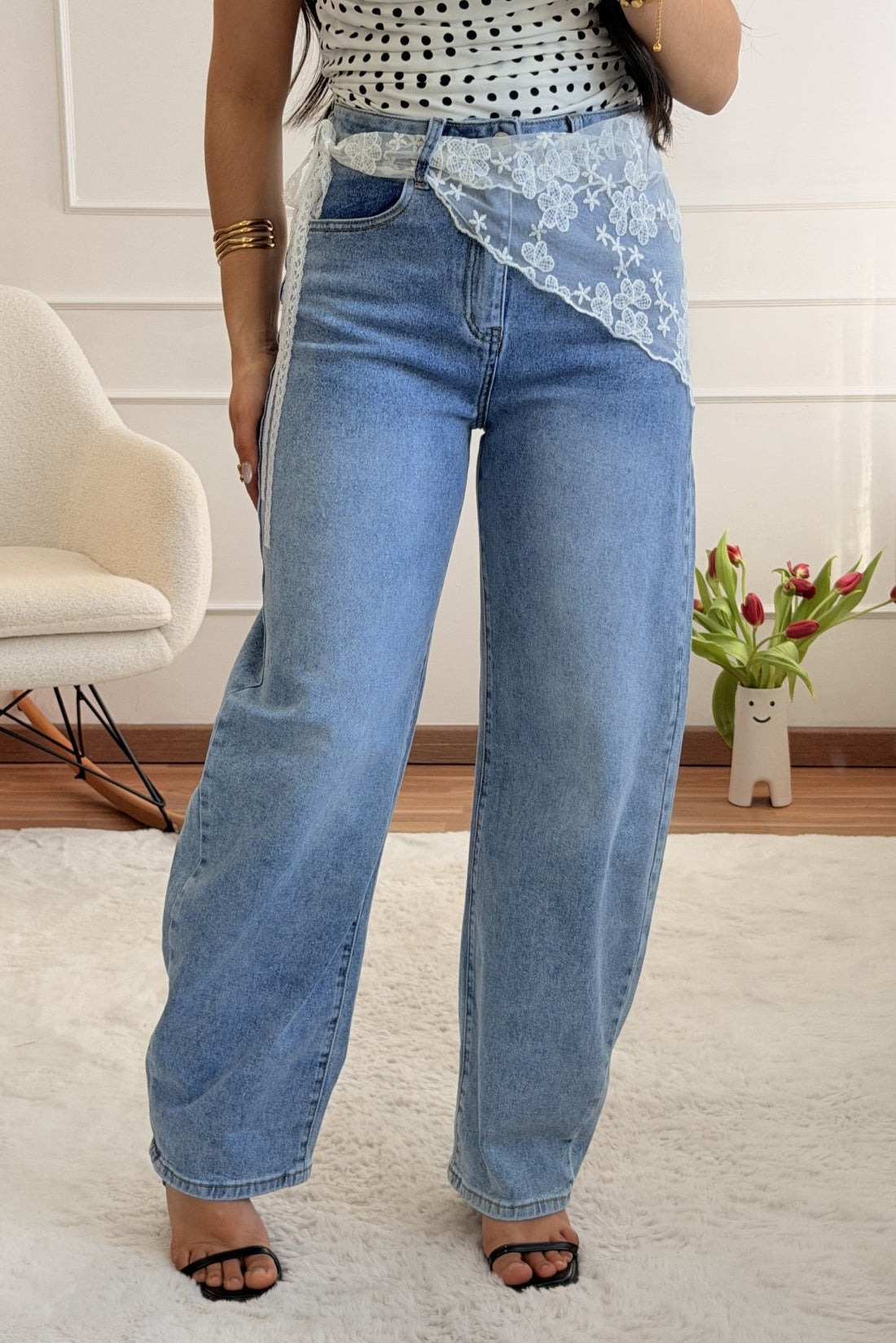 Calça de ganga com detalhe de lenço rendado - lavishiochicCalçalavishiochic