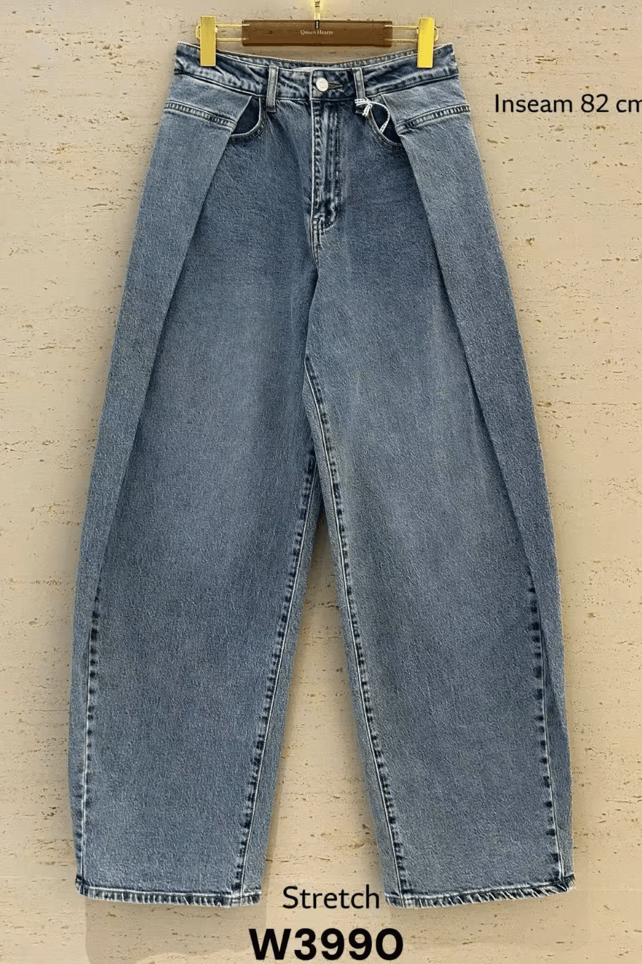 Calça jeans wide leg com detalhe de prega lateral QUEEN HEARTS - lavishiochicCalçaQueen hearts