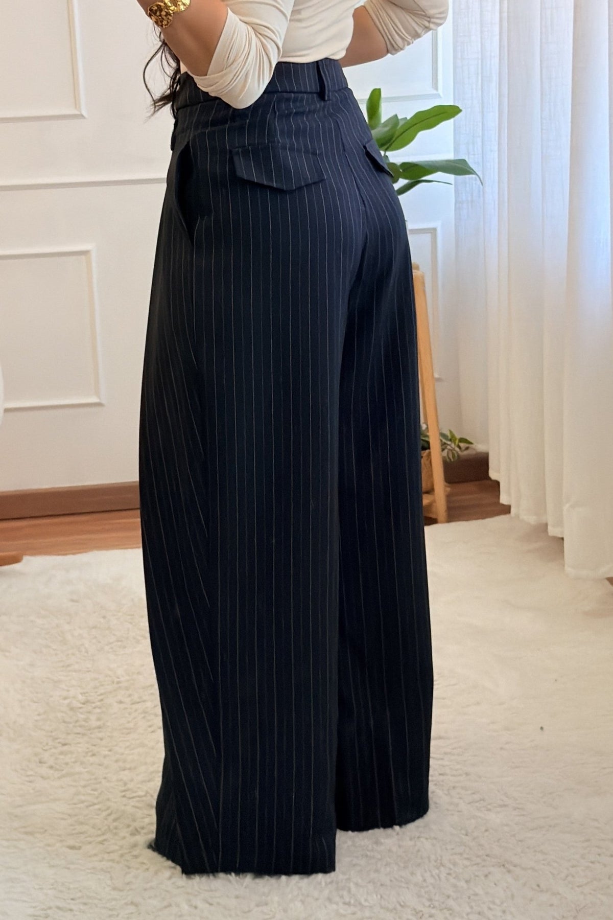 Calça largas de risca fina com pregas na cintura MOCHY - lavishiochicCalçasMochy