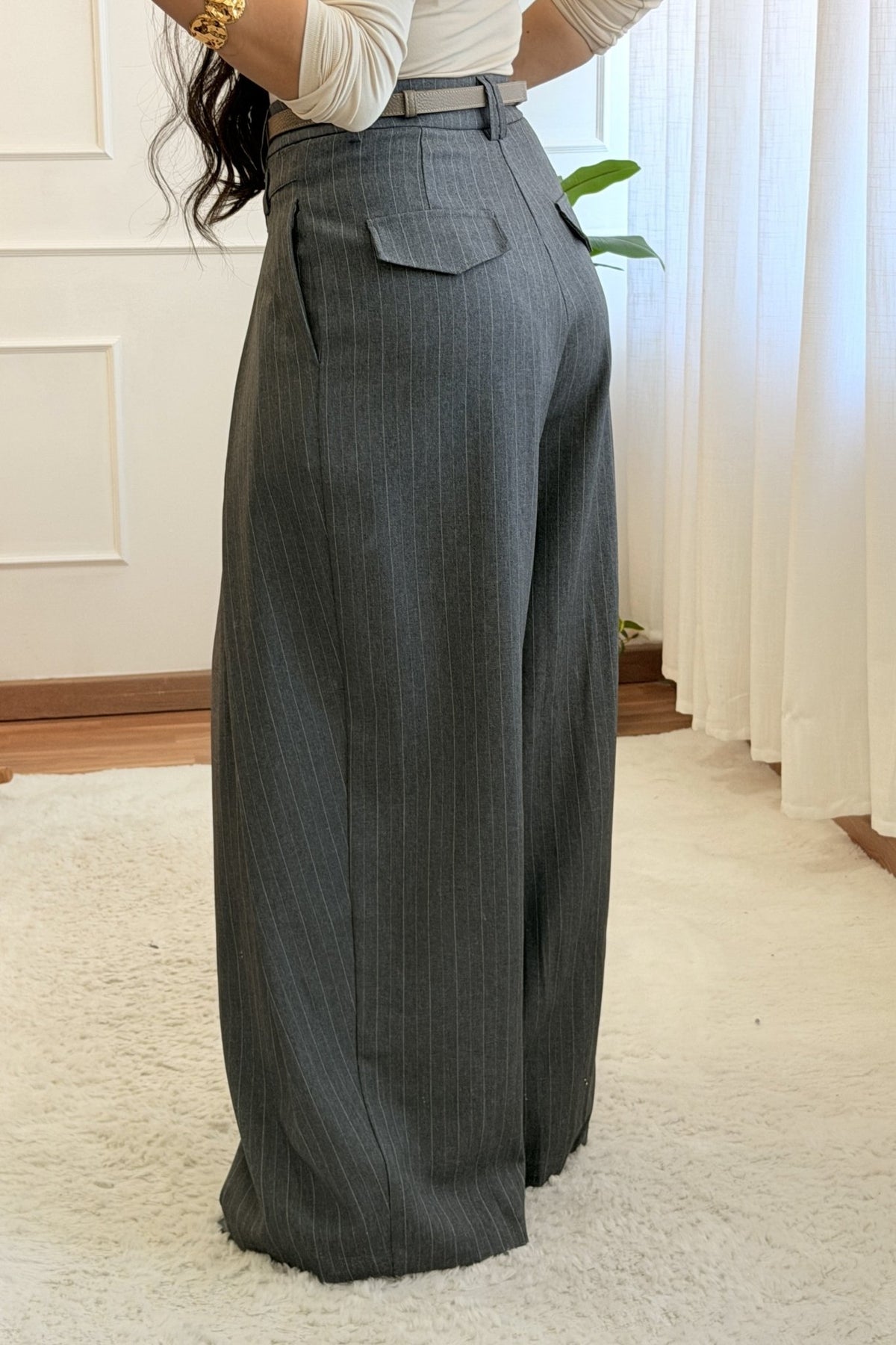 Calça largas de risca fina com pregas na cintura MOCHY - lavishiochicCalçasMochy