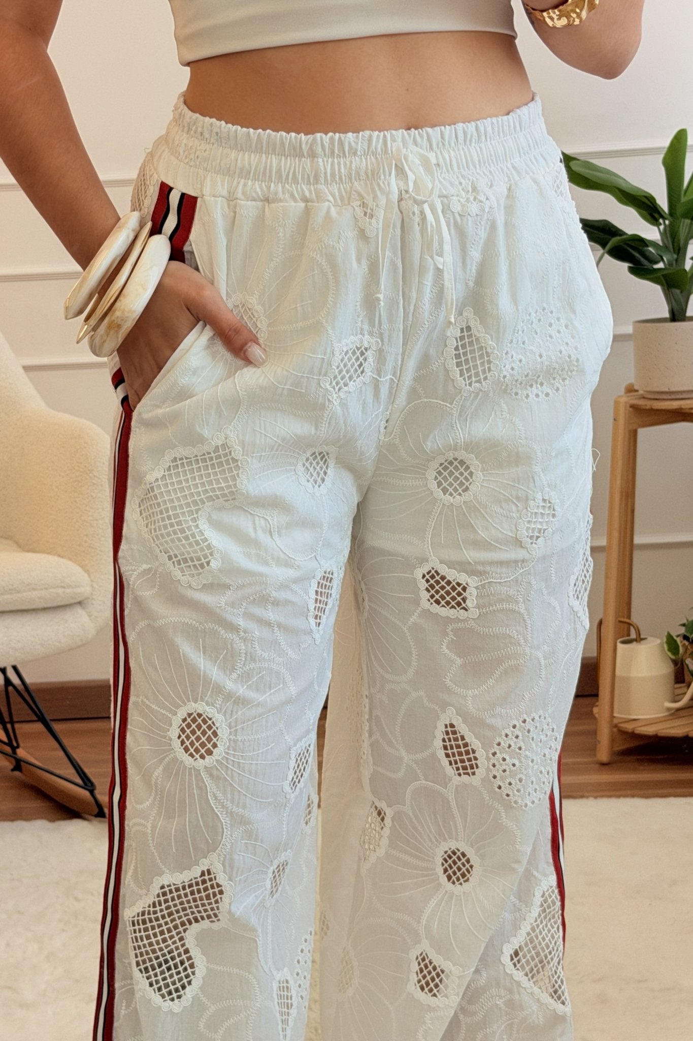 Calça sangallo com bordados florais LUMINA - lavishiochicCalçaslumina