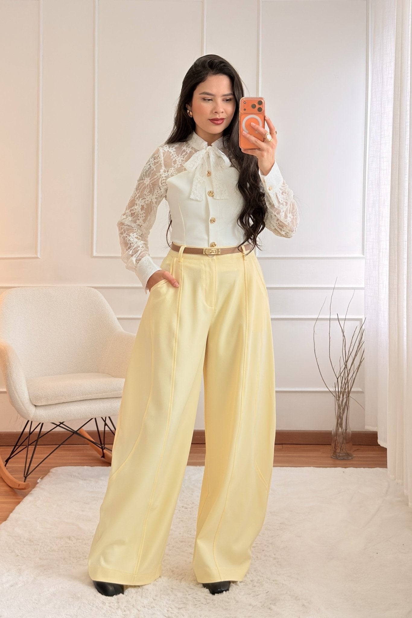 Camisa Acetinada com Renda ELLI WHITE - lavishiochiccamisaELLI WHITE