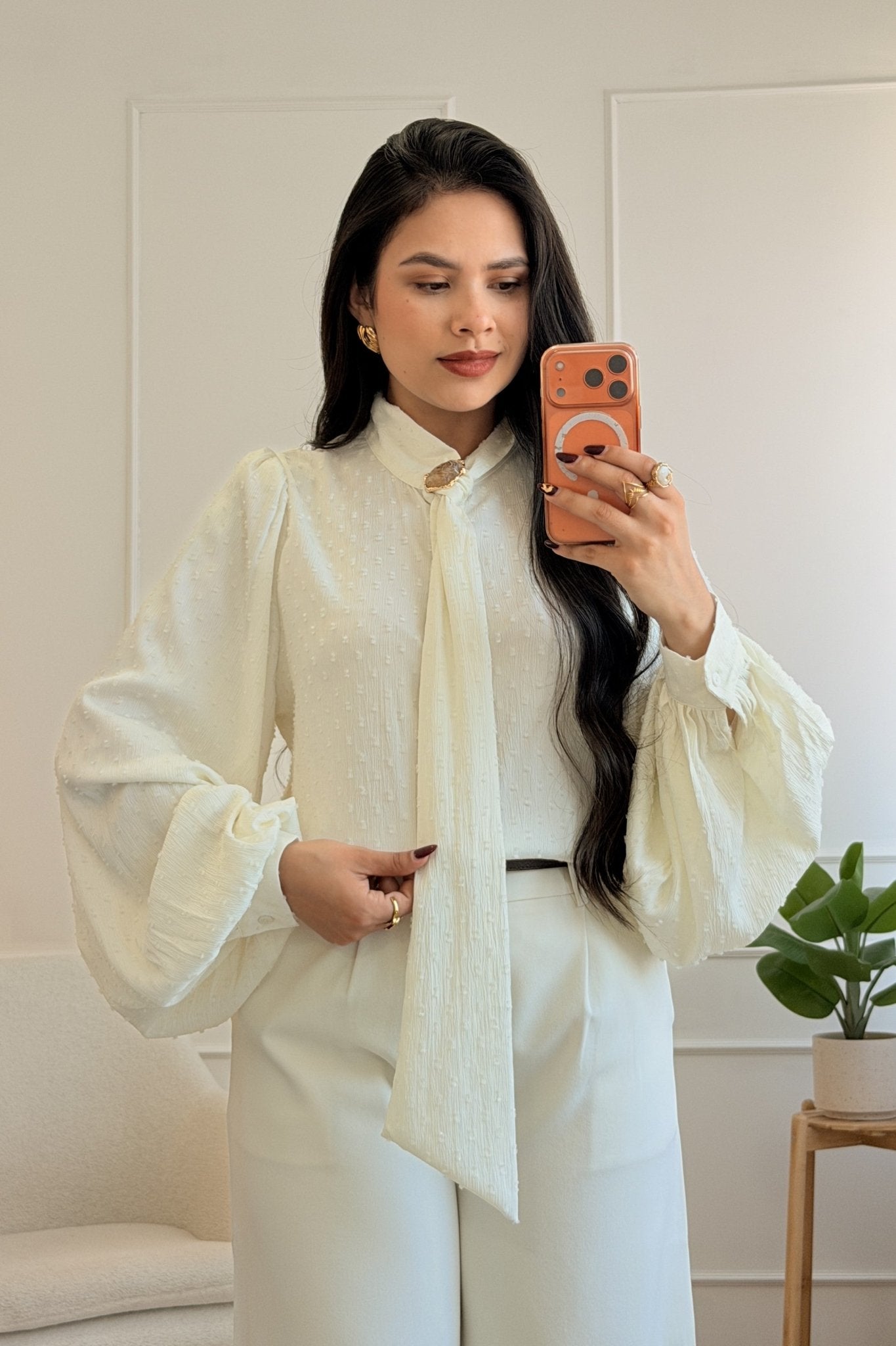 Camisa com detalhe no pescoço – ELLI WHITE - lavishiochiccamisaELLI WHITE