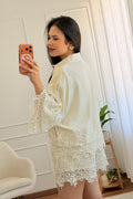 Camisa com inserções em renda LUMINA - lavishiochiccamisalumina