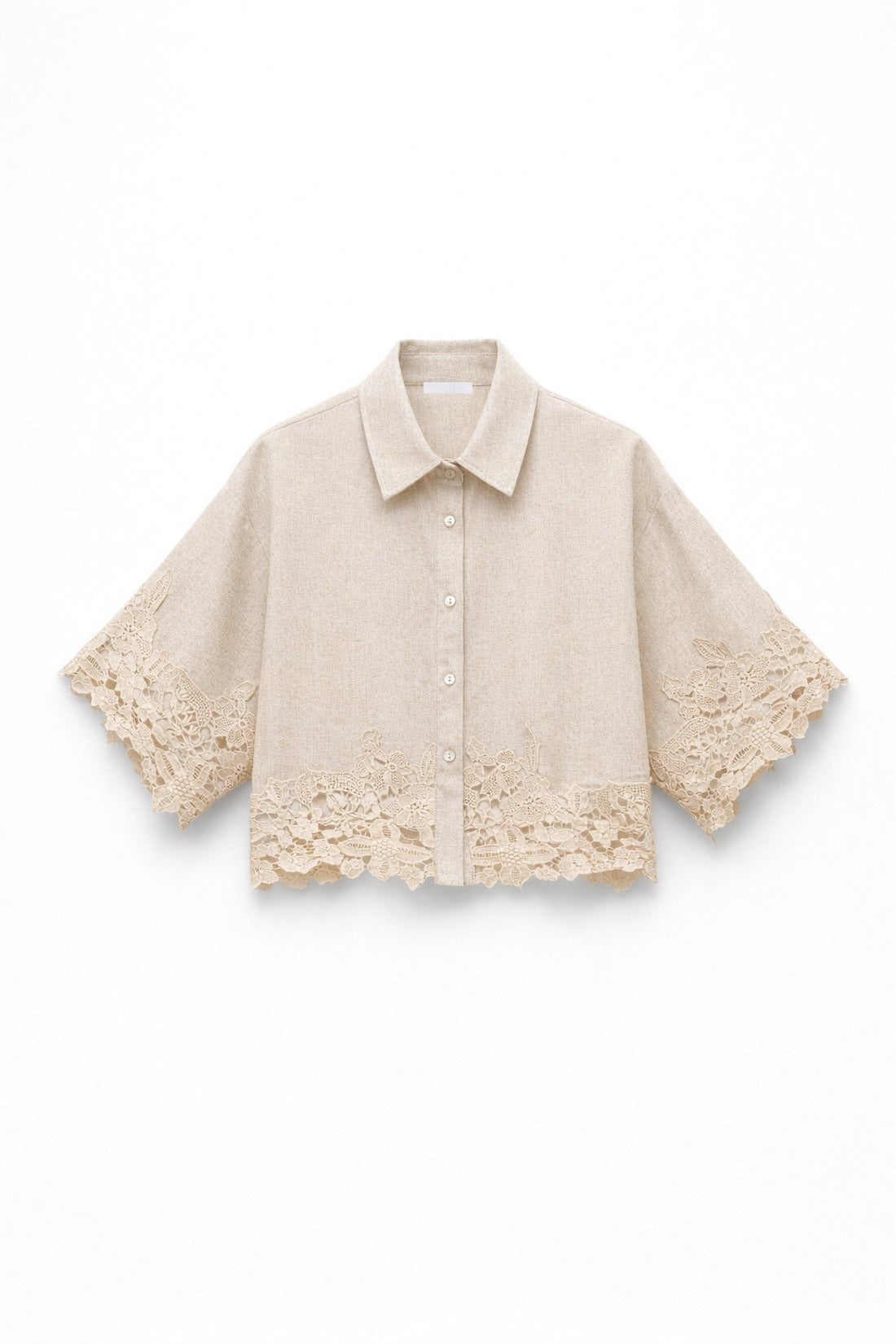 Camisa com inserções em renda LUMINA - lavishiochiccamisalumina