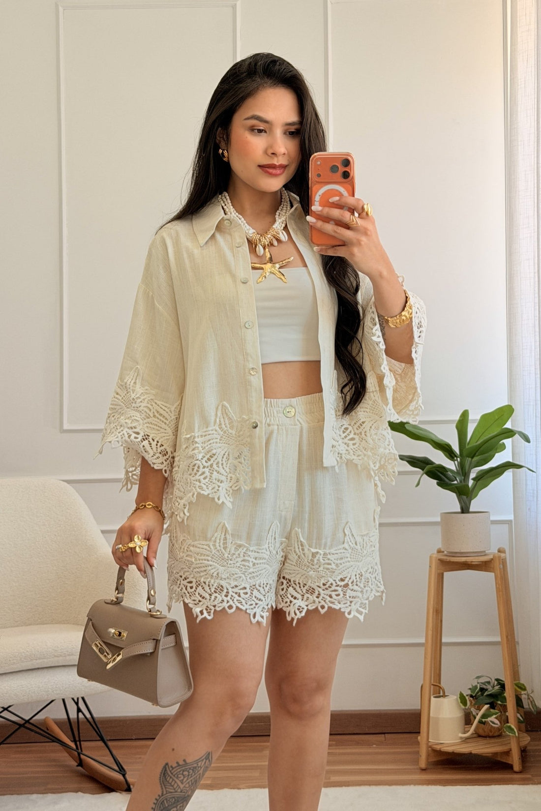 Camisa com inserções em renda LUMINA - lavishiochiccamisalumina