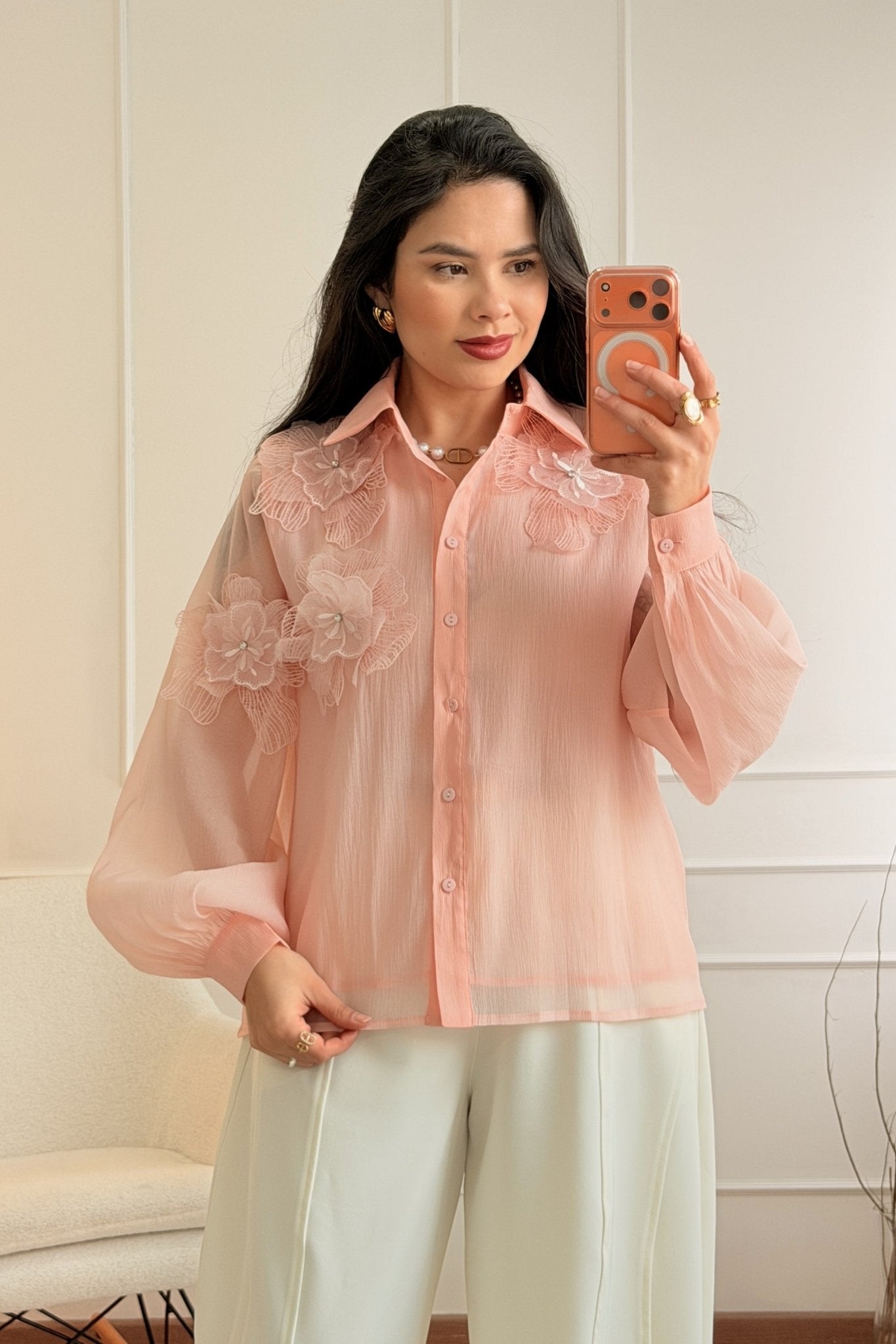 Camisa Fluida com Flores 3D ELLI WHITE - lavishiochiccamisaELLI WHITE