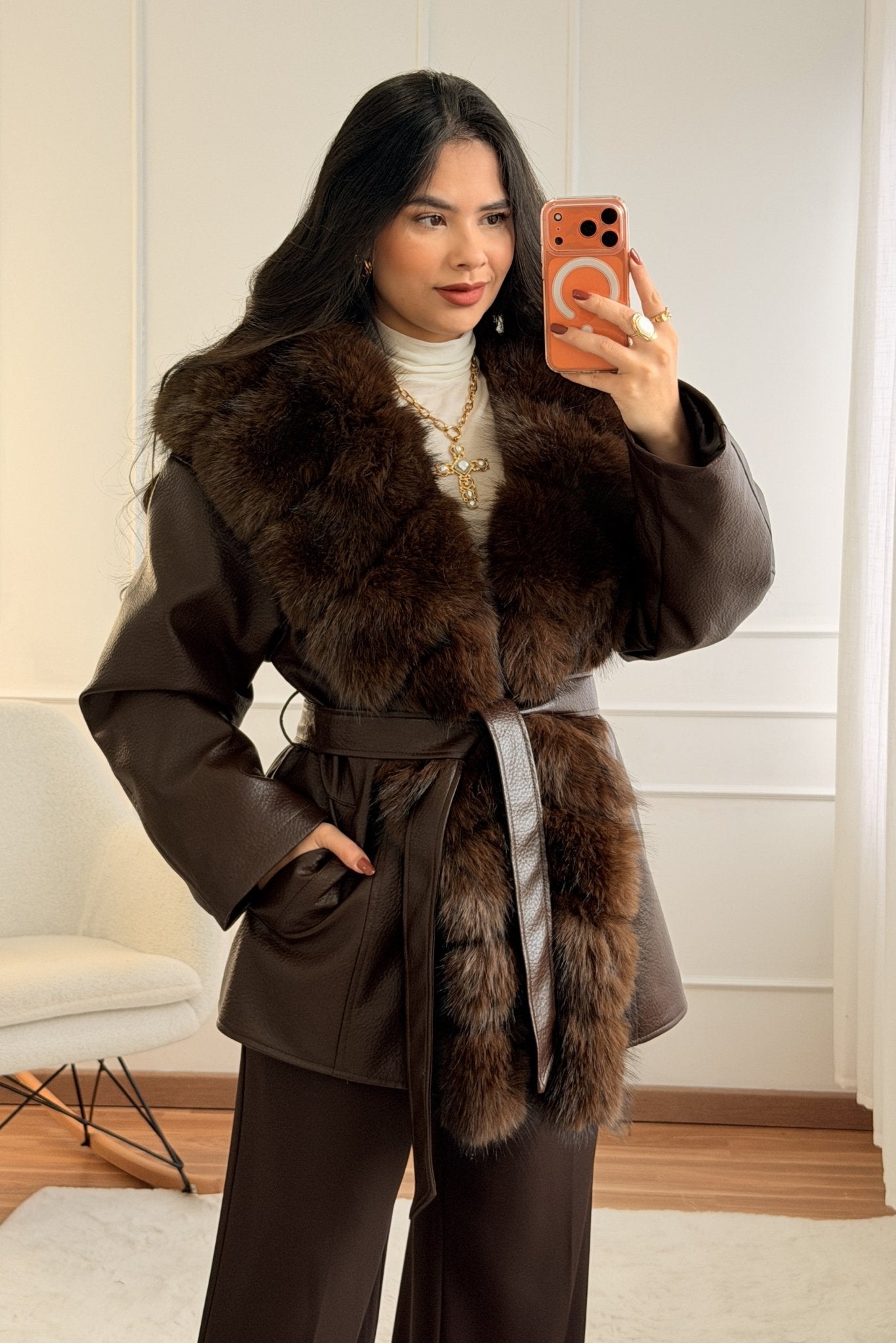 Casaco capuz e gola de pêlo MOCHY - lavishiochiccasacoMochy