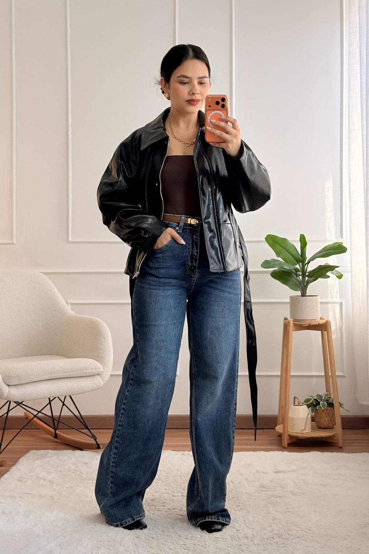 Casaco cropped com acabamento brilhante LUMINA - lavishiochiccasacolumina