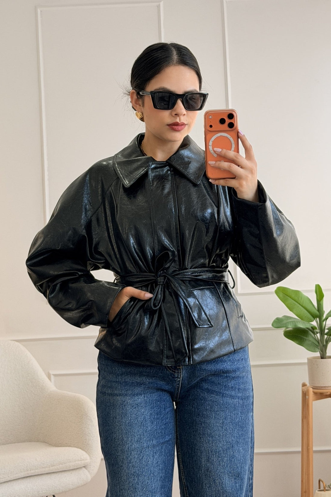 Casaco cropped com acabamento brilhante LUMINA - lavishiochiccasacolumina