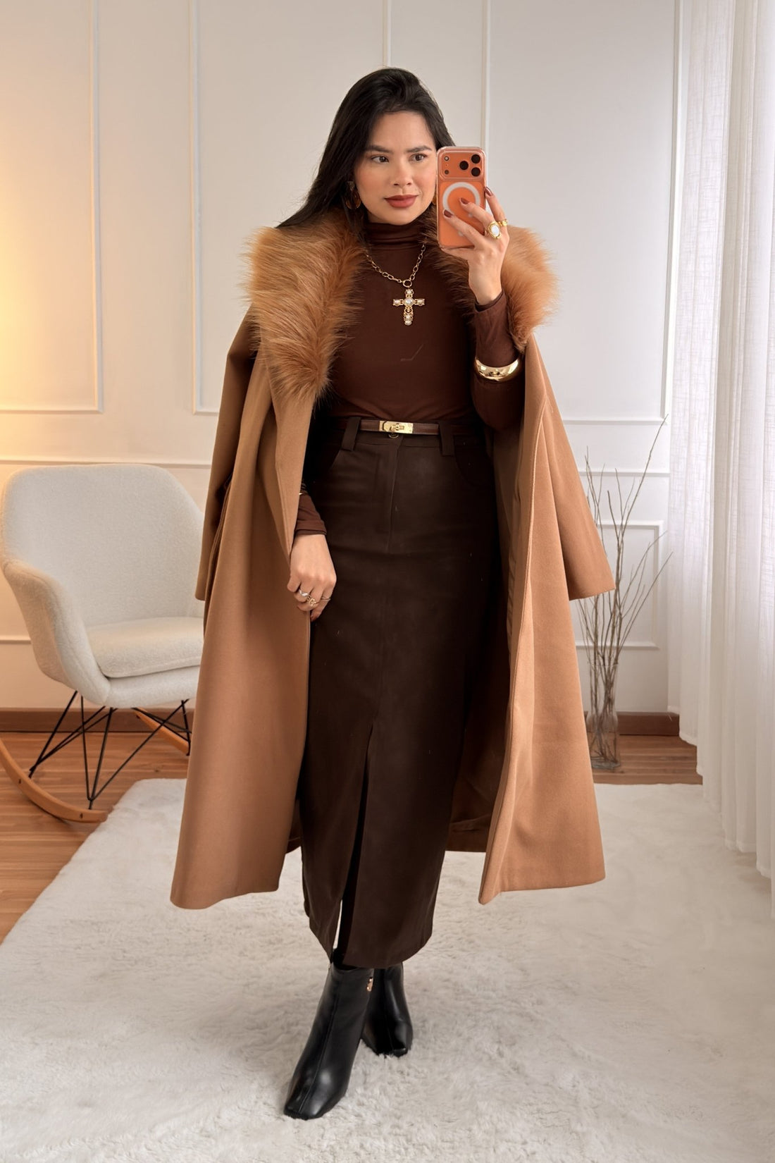 Casaco Fazenda Longo com Gola de Pêlo Sintético e Cinto - lavishiochiccasacolavishiochic