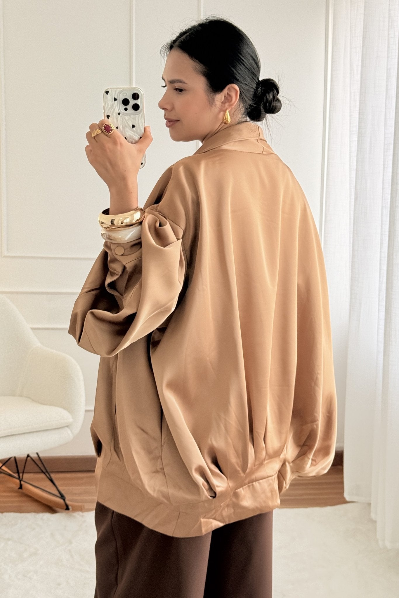 Casaco oversize em tecido acetinado MOCHY - lavishiochiccasacoMochy