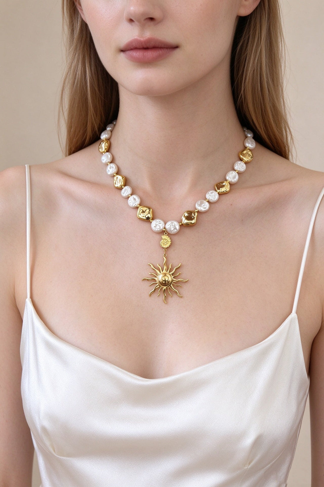 Colar com pérolas barrocas e pendente solar Aço - lavishiochicColareslavishiochic