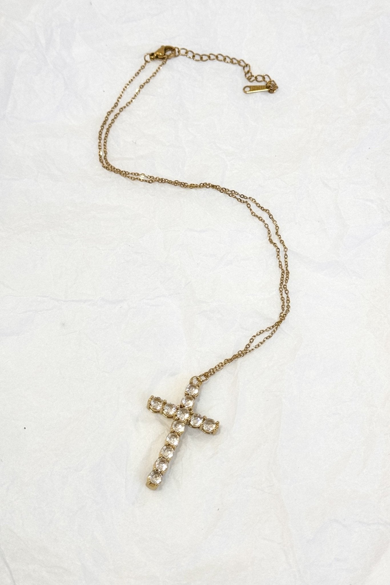 Colar de Corrente Fina com Cruz de Cristais Aço - lavishiochicColareslavishiochic