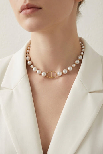 Colar de Pérolas com Pendente 'DD' Dourado Aço - lavishiochicColareslavishiochic