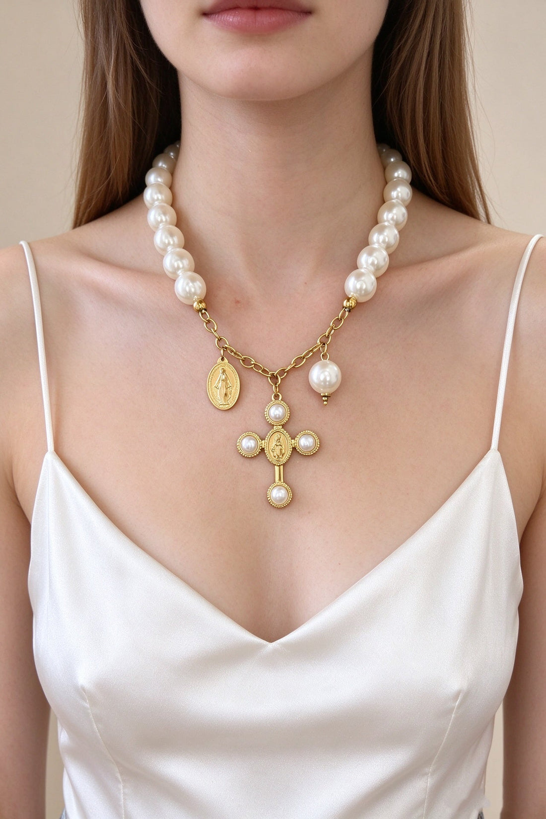 Colar de pérolas com pendente de cruz e medalha Aço - lavishiochicColareslavishiochic