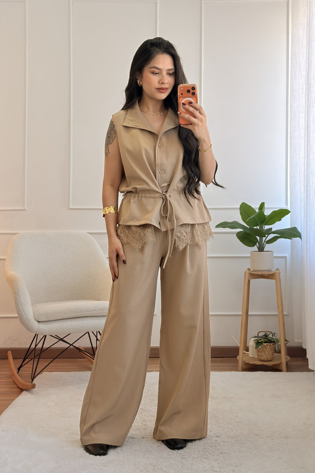 Colete com cintura ajustável e renda - lavishiochiccoletelavishiochic