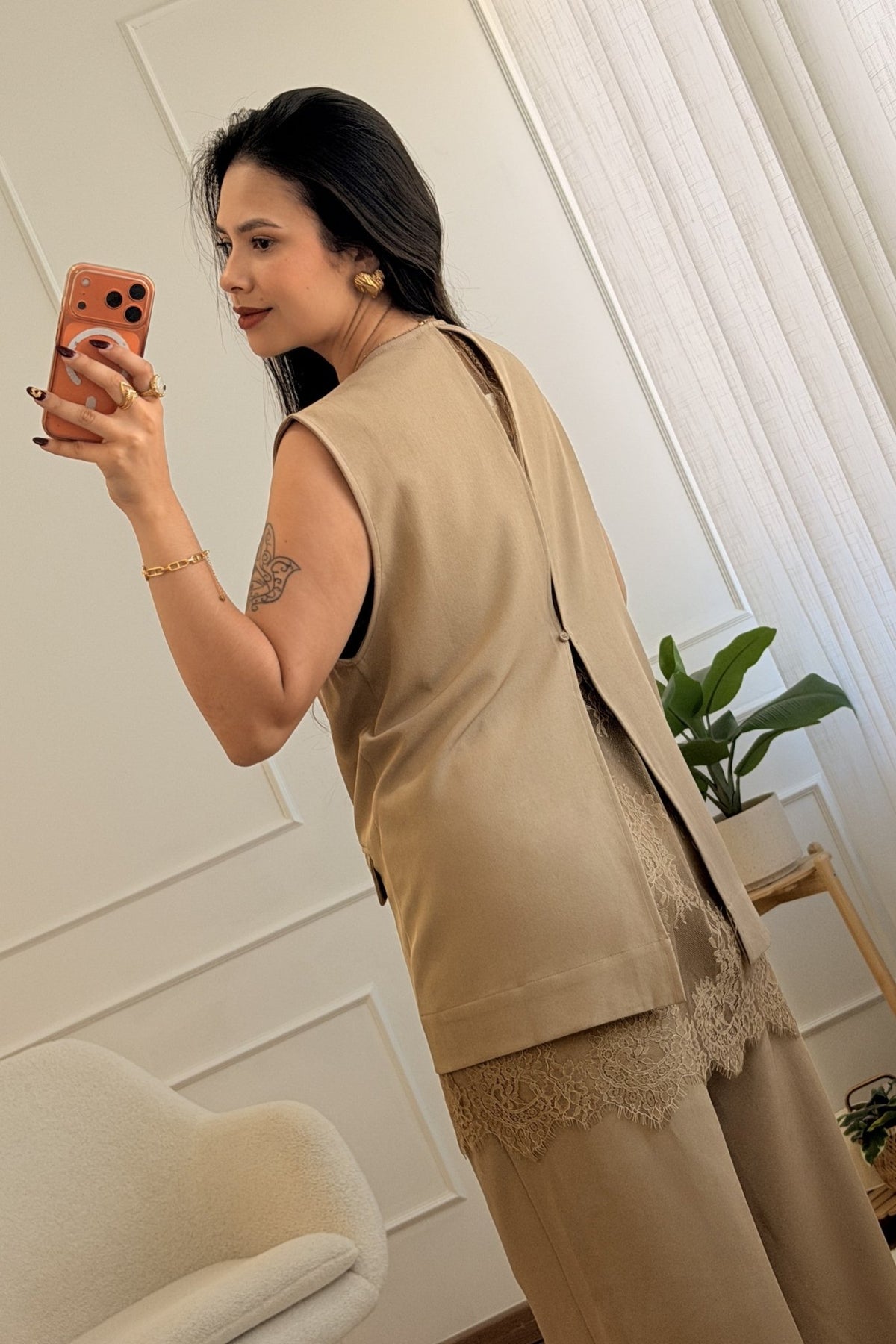Colete de decote em V com renda - lavishiochicColareslavishiochic