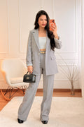 Conjunto Blazer com Riscas e Calça Clássica - lavishiochicconjuntolavishiochic