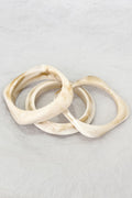 Conjunto de três pulseiras geométricas em resina com efeito mármore creme - lavishiochicPulseiralavishiochic