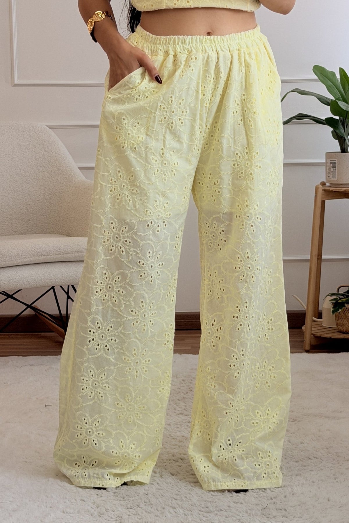 Conjunto em bordado inglês com barra em folho - lavishiochicconjuntolavishiochic