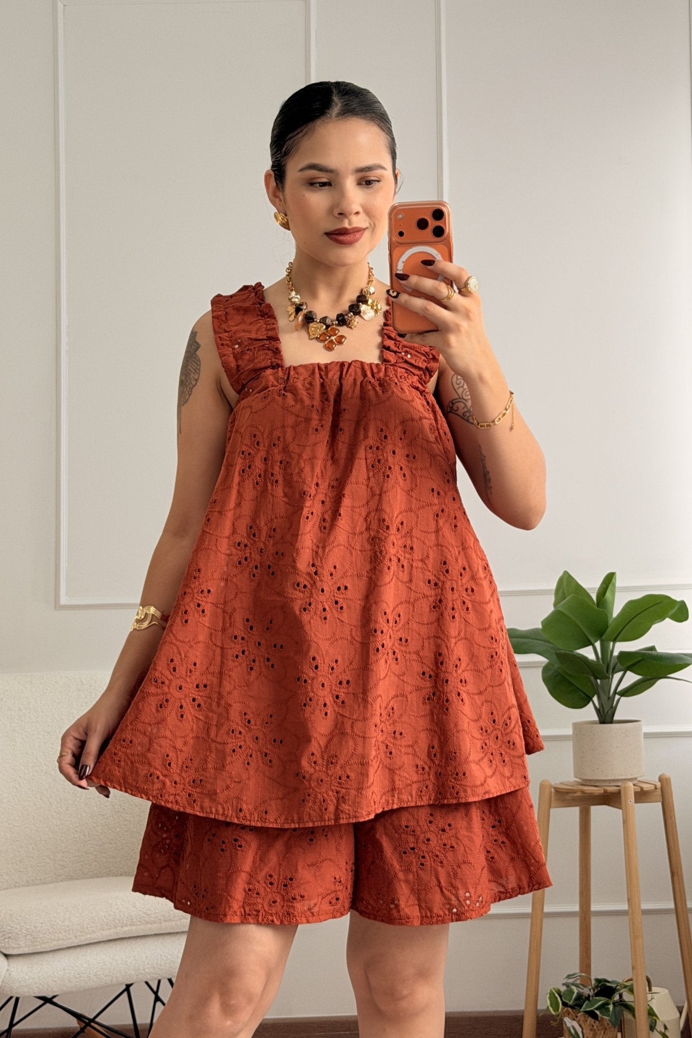 Conjunto em bordado inglês top evasê e calção - lavishiochicconjuntolavishiochic