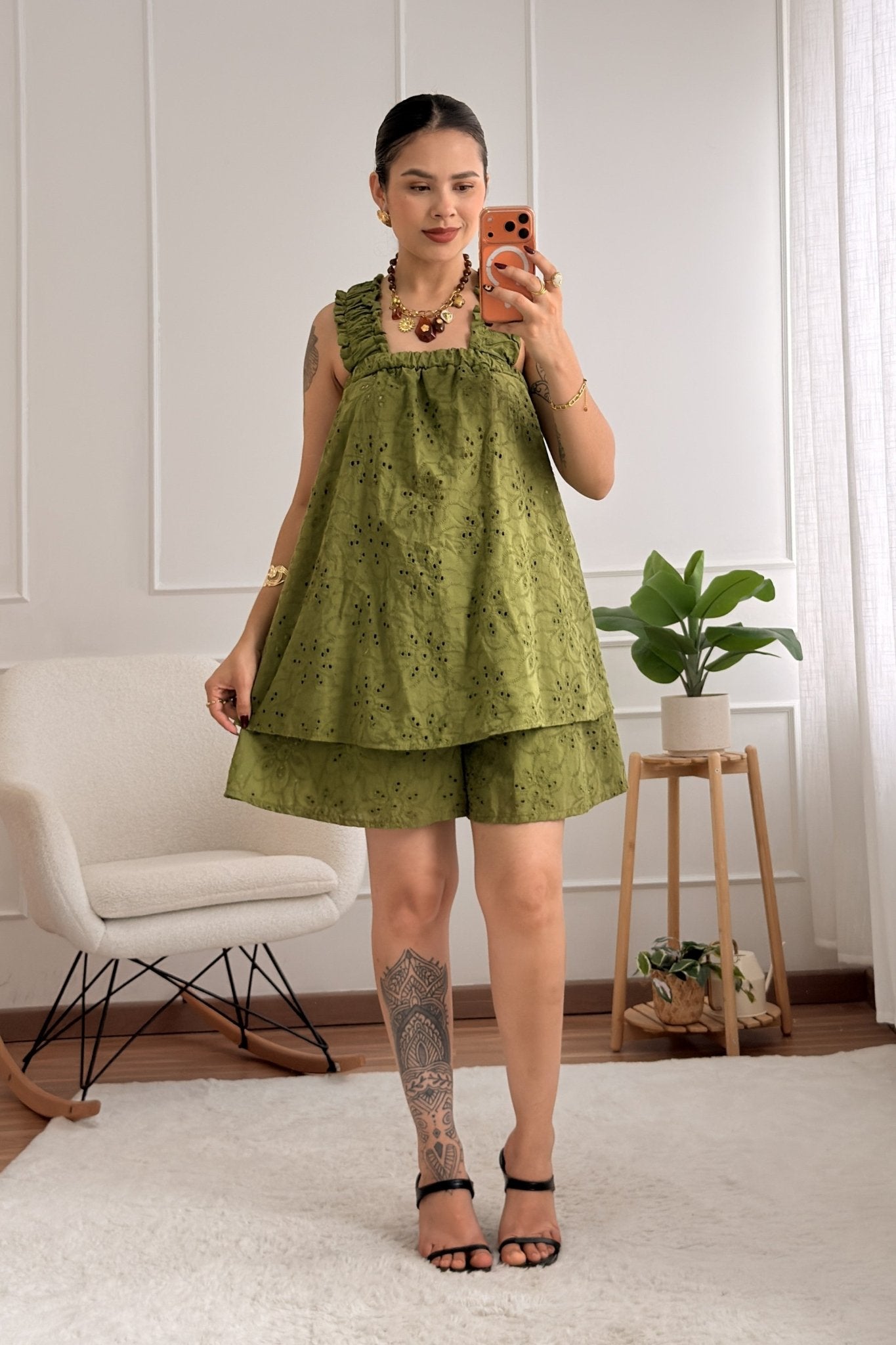 Conjunto em bordado inglês top evasê e calção - lavishiochicconjuntolavishiochic