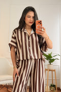 Conjunto fluido às riscas com camisa e calça - lavishiochicconjuntolavishiochic
