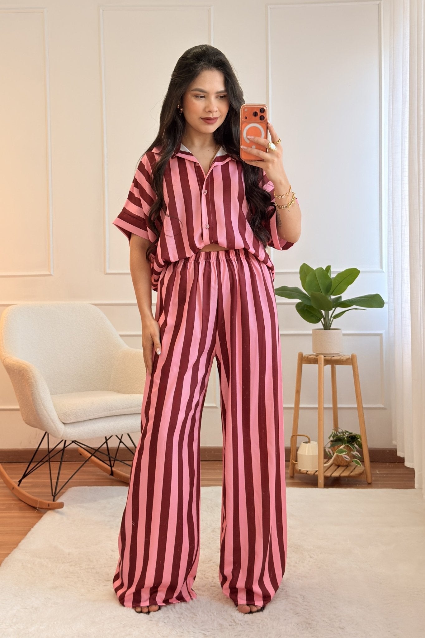 Conjunto fluido às riscas com camisa e calça - lavishiochicconjuntolavishiochic