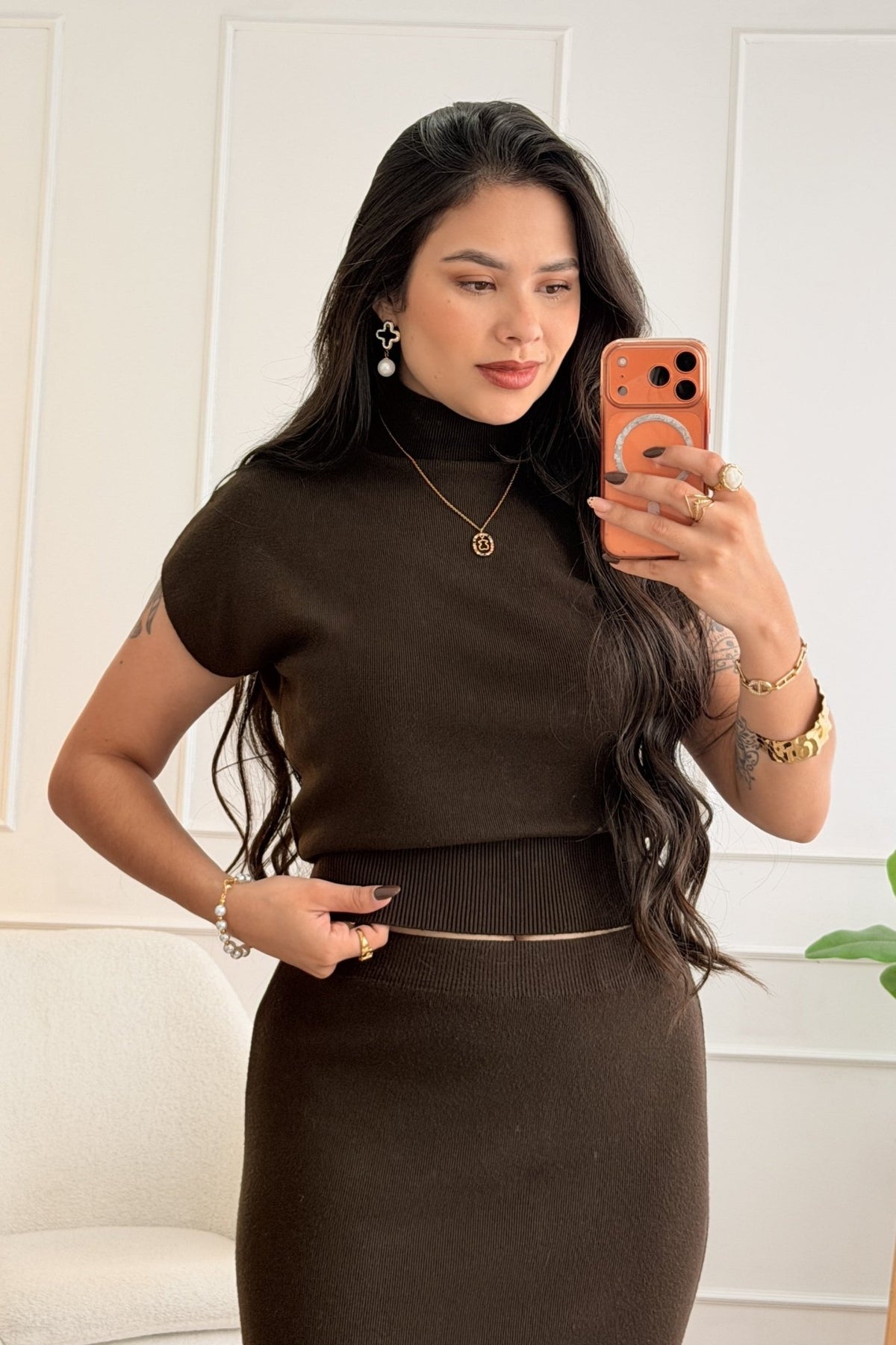 Conjunto malha gola alta + saia midi - lavishiochicconjuntolavishiochic