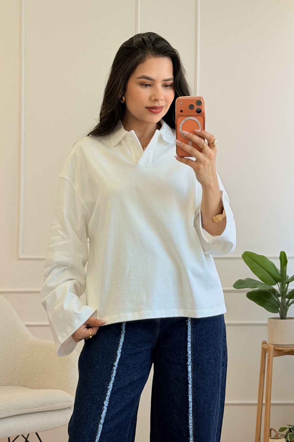 Polo cropped de corte solto com gola clássica LUMINA - lavishiochiccamisolalumina