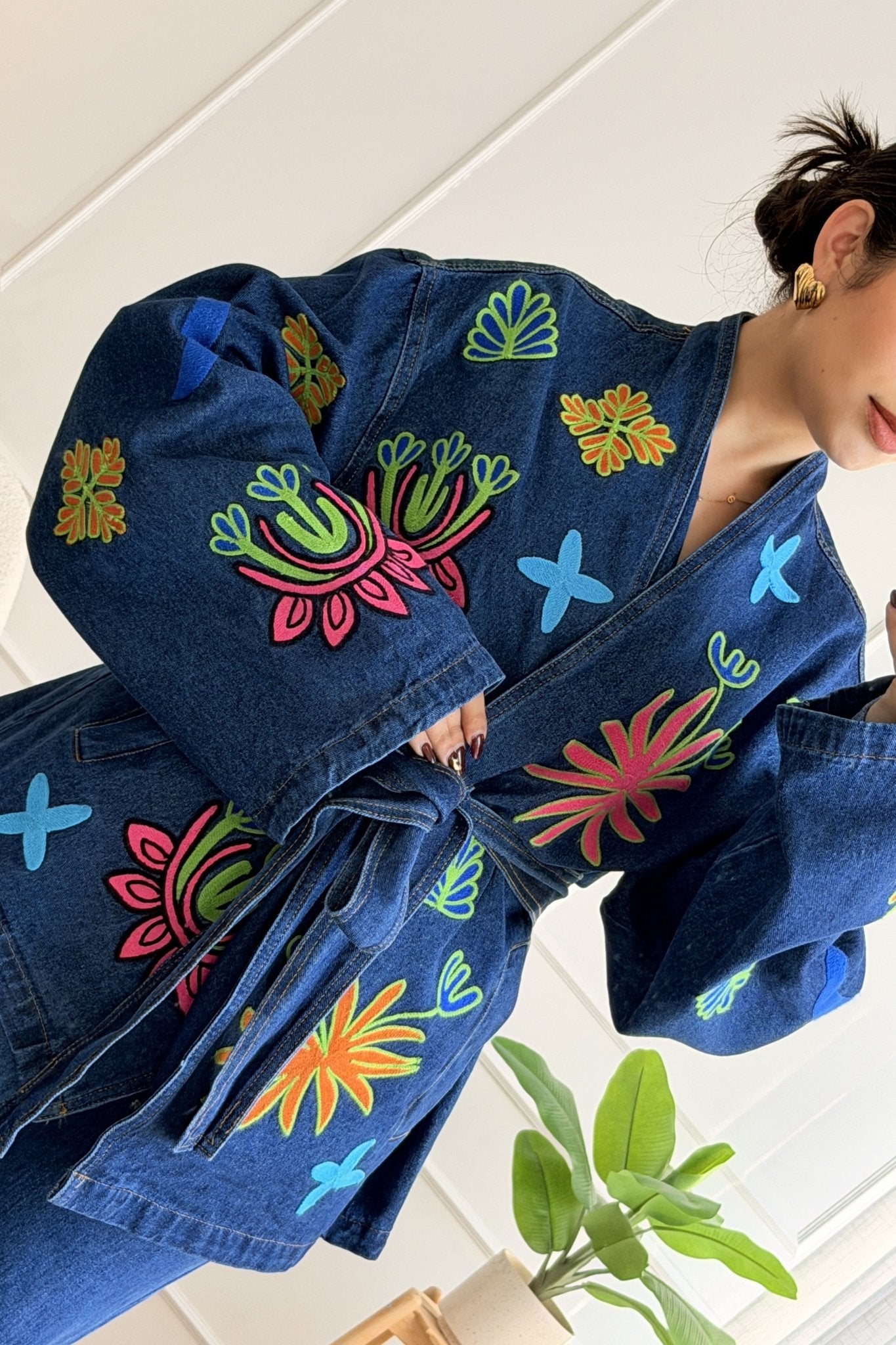 Quimono em algodão com bordados multicolor - lavishiochiccasacolavishiochic