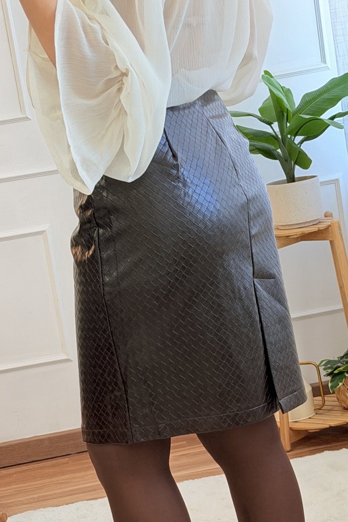 Saia midi PU texturizada FLAMMODE - lavishiochicsaiaFlammode