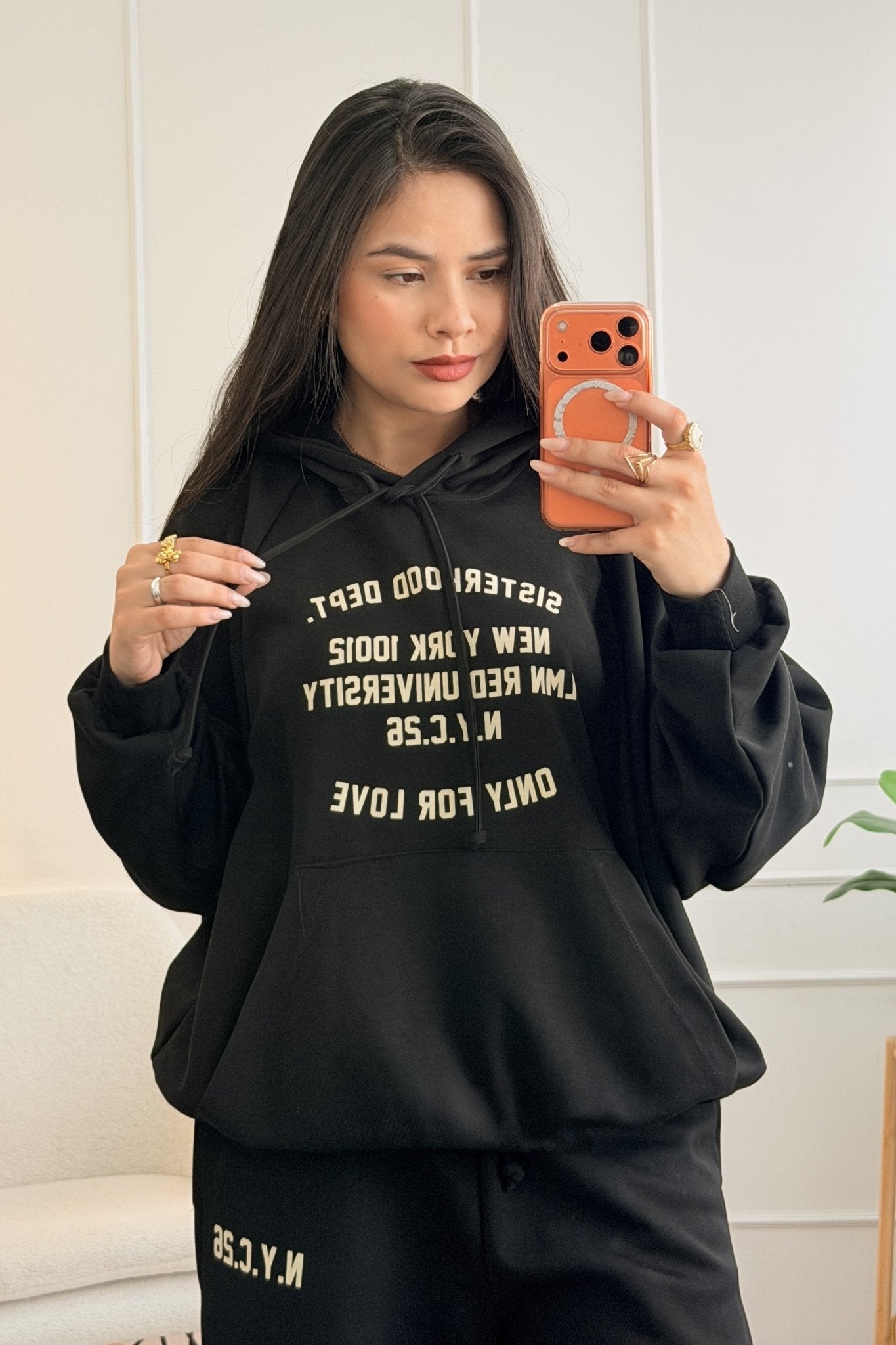 Sweat com capuz e lettering frontal LUMINA - lavishiochicsweatlumina