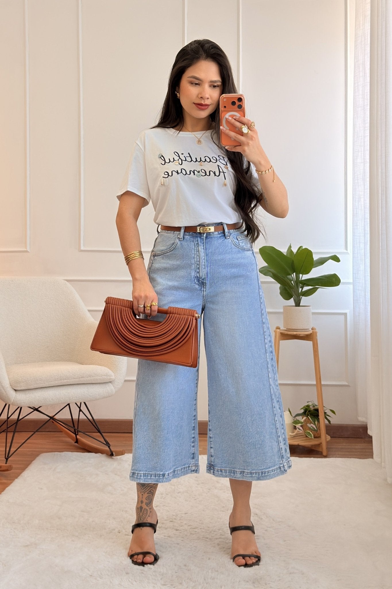 T-shirt básica com bordado e aplicações - lavishiochict-shirtlavishiochic