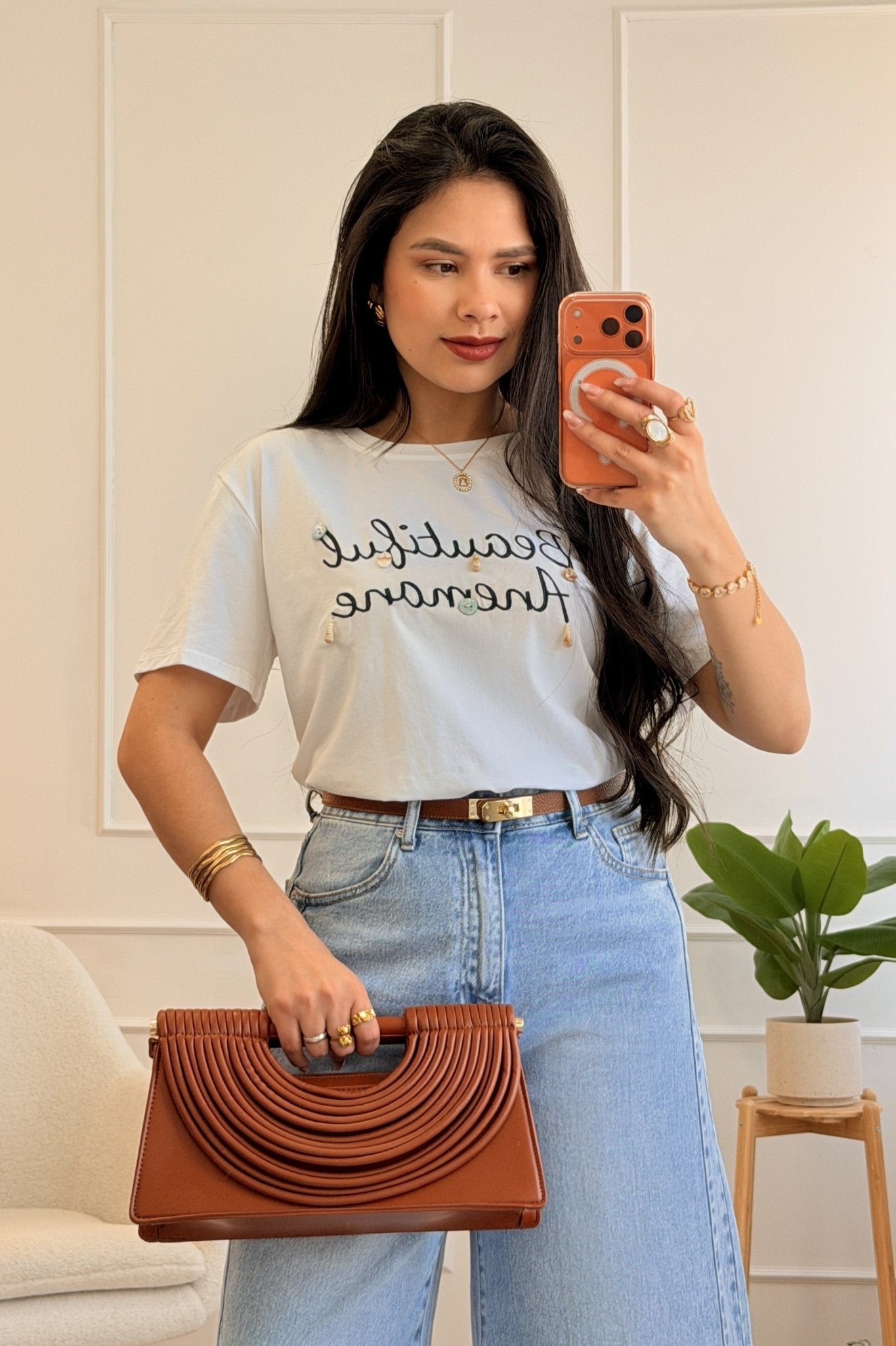 T-shirt básica com bordado e aplicações - lavishiochict-shirtlavishiochic