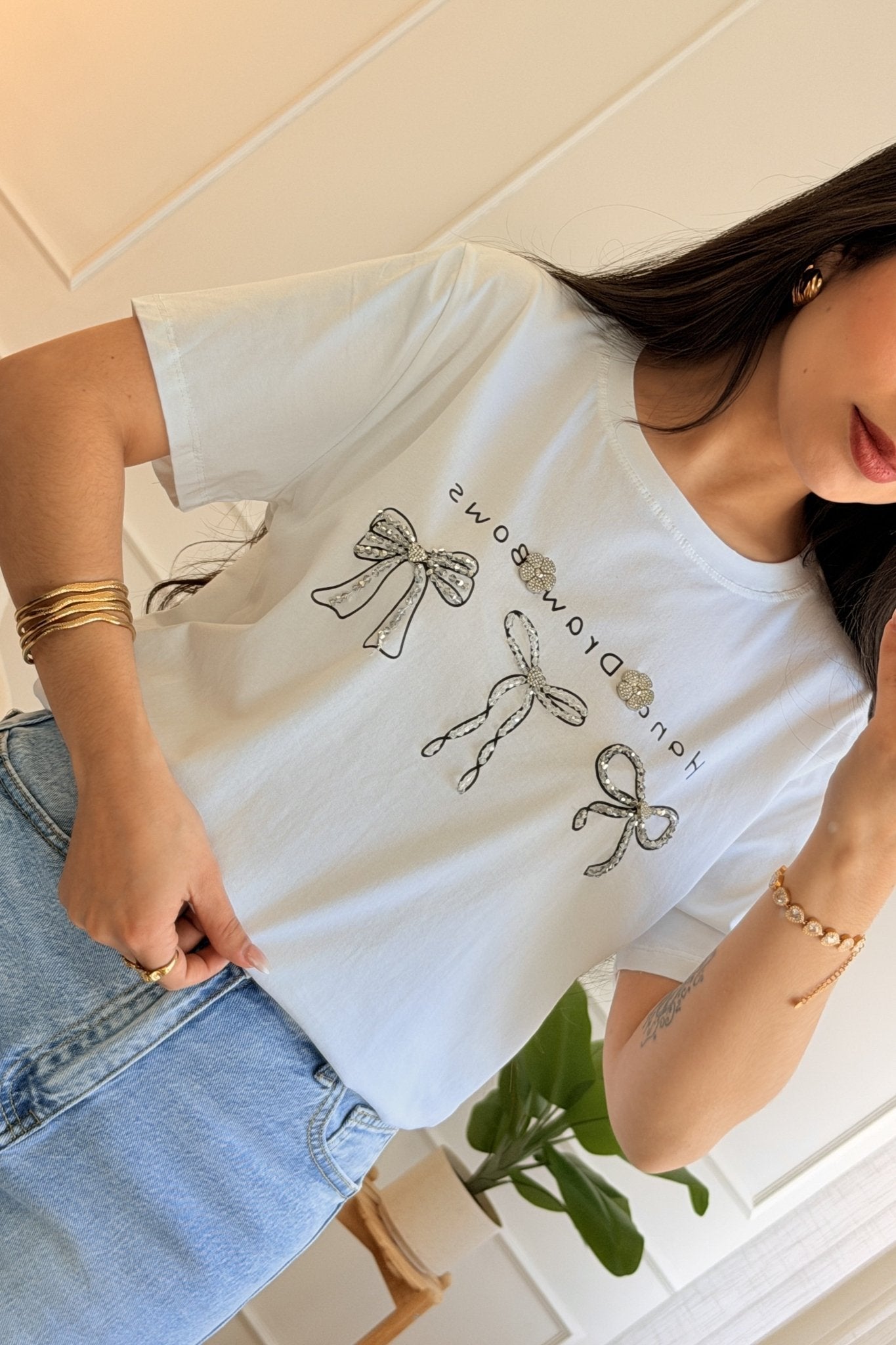 T-shirt básica com laços e brilho - lavishiochict-shirtlavishiochic