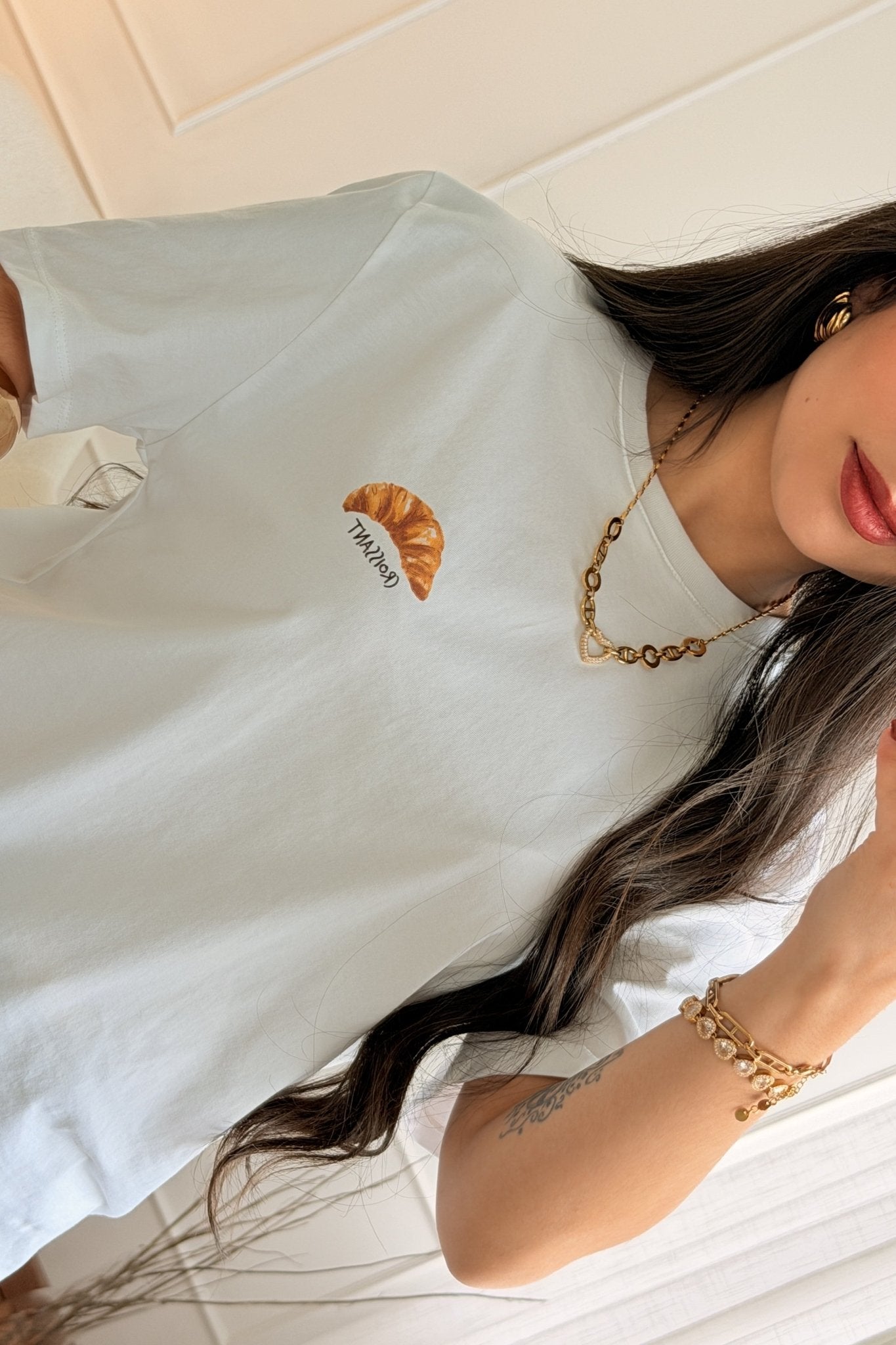 T-shirt estampa de croissant LUMINA - lavishiochict-shirtlumina