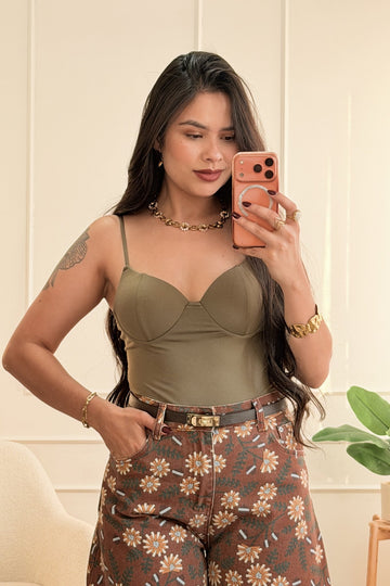 Top de alças finas com copas moldadas 2.0 - lavishiochicTOPlavishiochic