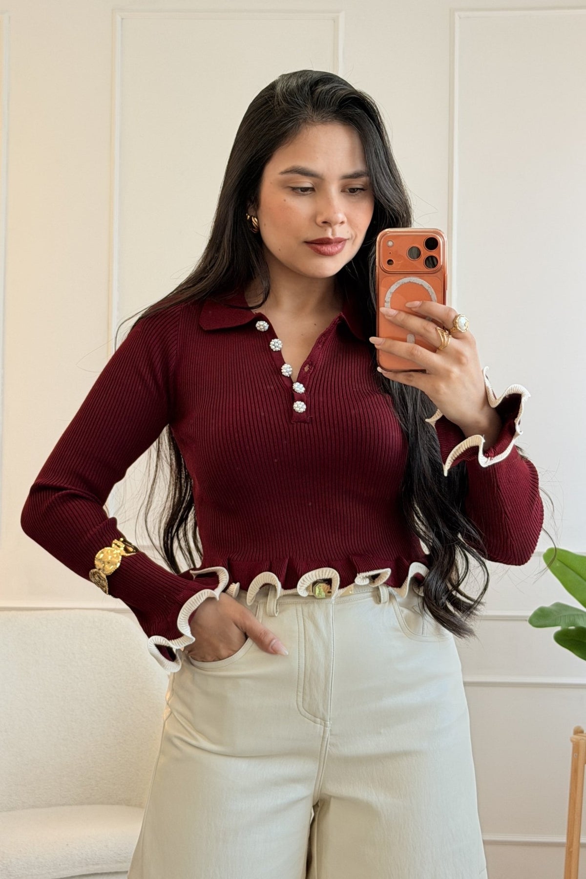 Top de malha canelada com gola polo e folhos - lavishiochicTOPlavishiochic