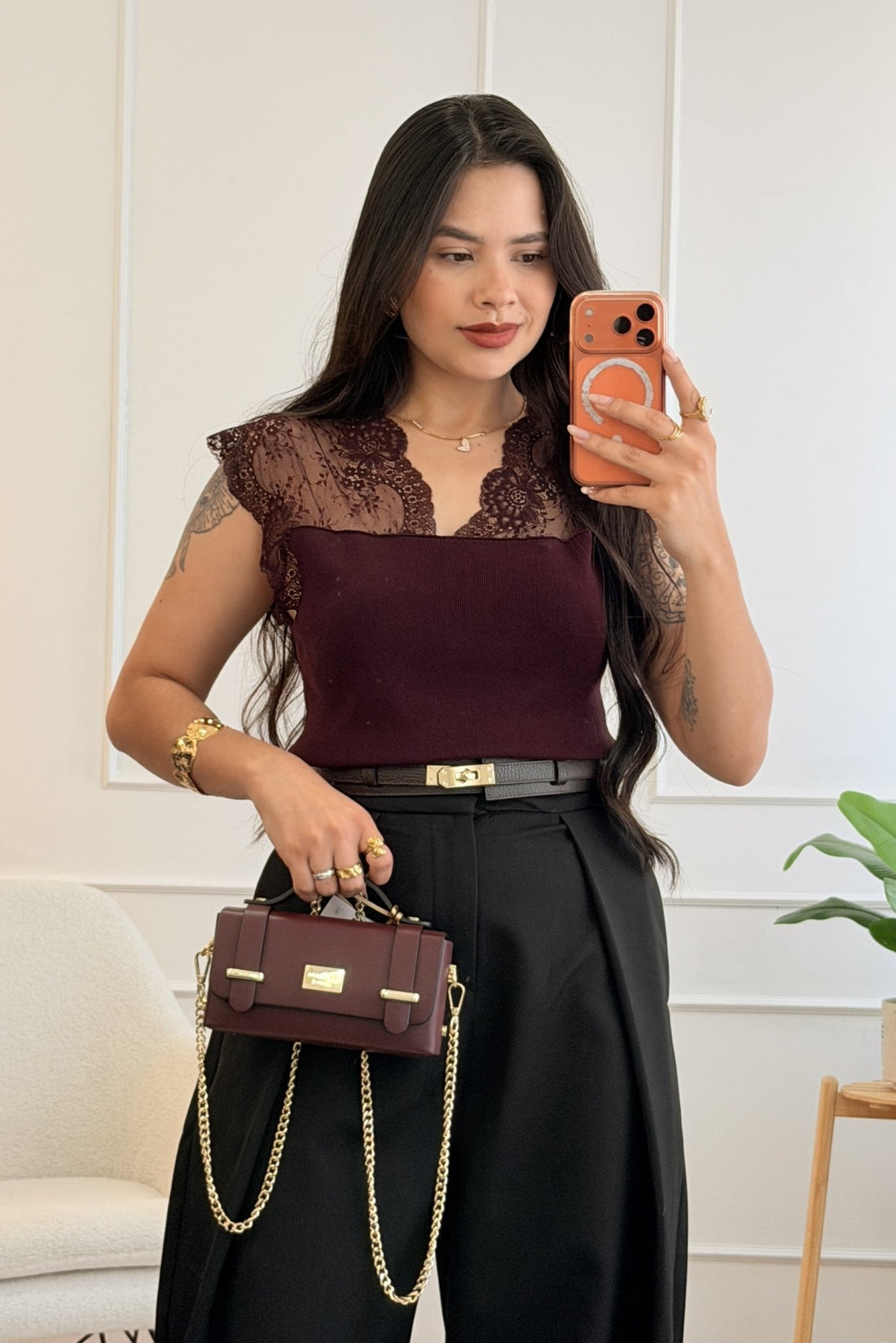 Top em malha com renda floral - lavishiochicTOPlavishiochic