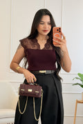 Top em malha com renda floral - lavishiochicTOPlavishiochic