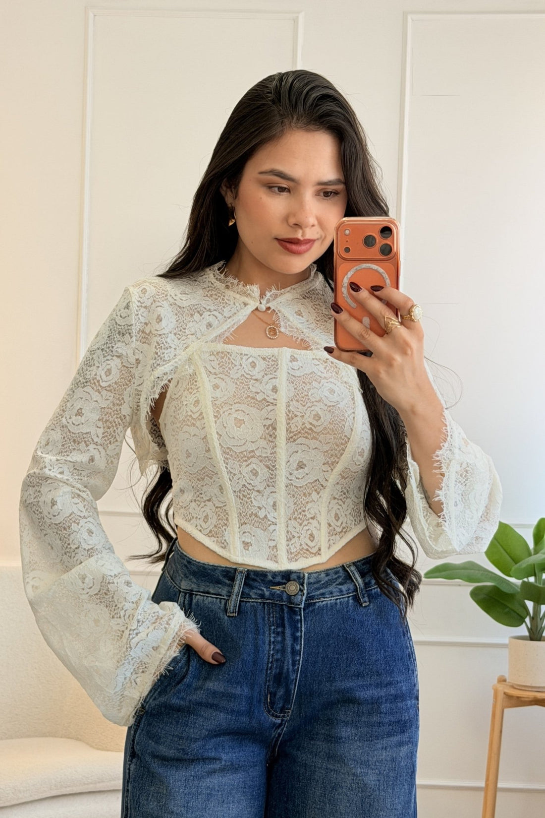 Top em renda estilo corset com mangas flare - lavishiochicBlusalavishiochic
