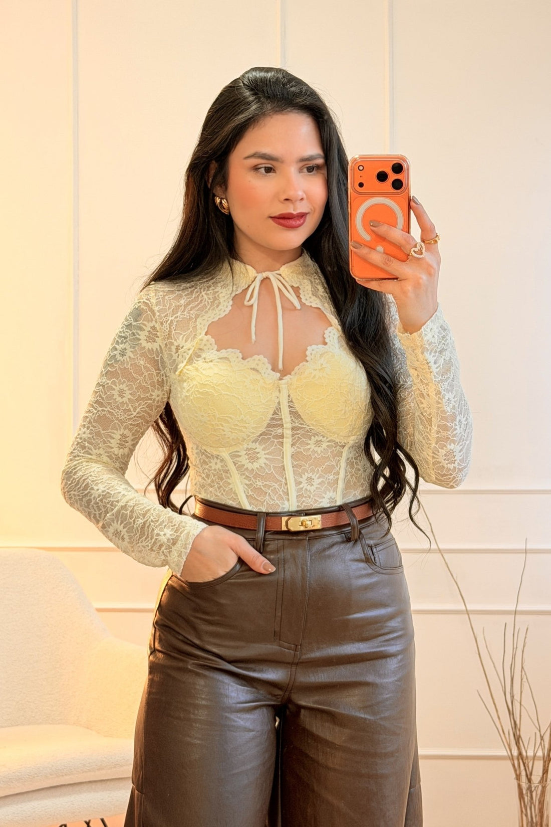 Top Manga Longa com Gola em Renda - lavishiochicTOPlavishiochic